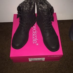 SWEATER CUFF booties